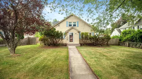 473 Fern St, West Hartford, CT 06107