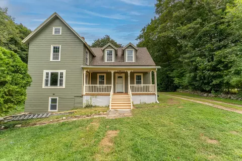 6 Old Plains Rd, Willimantic, CT 06226