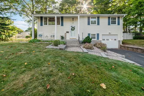 27 Old Farm Dr, Newington, CT 06111