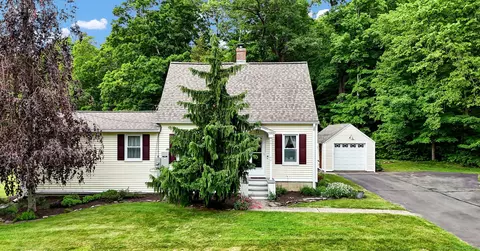 720 Bow Ln, Middletown, CT 06457