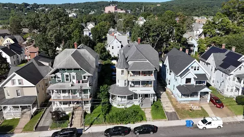 133 Willow St, Waterbury, CT 06710