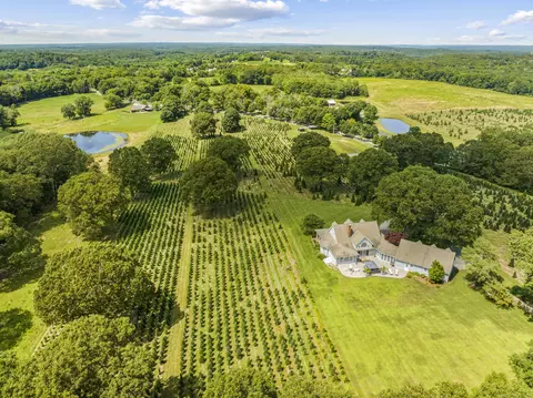 57 NW Corner Rd, Preston, CT 06365