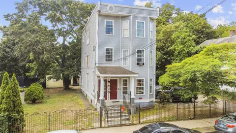 220 Munson St, New Haven, CT 06511