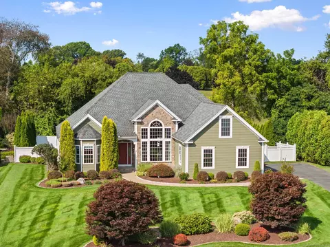 7 Pearl Ln, Rocky Hill, CT 06067