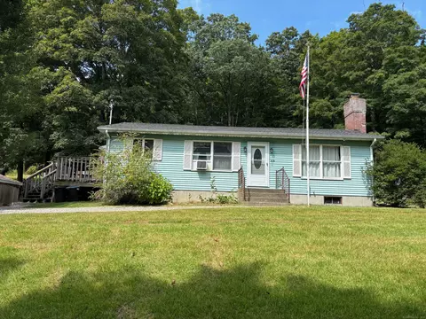 631 Hanover Rd, Baltic, CT 06330