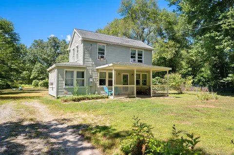 170 Raymond Hill Rd, Uncasville, CT 06382