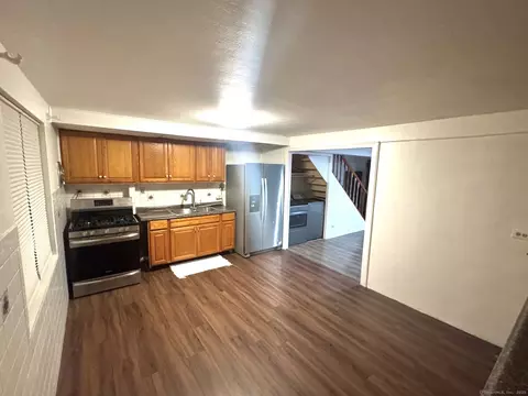 12 Court B Bld 22 Ct, Bridgeport, CT 06610