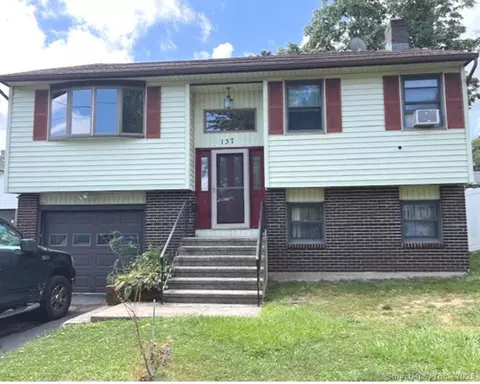 137 Holroyd St, Bridgeport, CT 06606