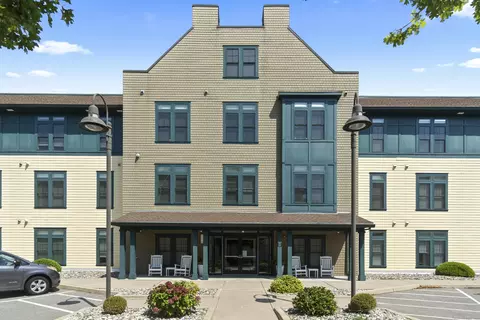 38 Hope St #1208, East Lyme, CT 06357