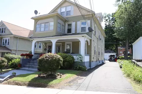 11-13 Pershing St, Hartford, CT 06112