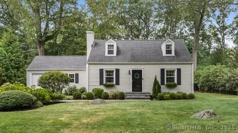 170 Woodbury Ave, Stamford, CT 06907