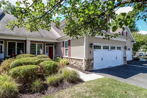 44 Watkins Dr #44, Sandy Hook, CT 06482