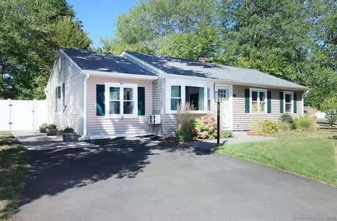 81 Willow Rd, East Haven, CT 06512