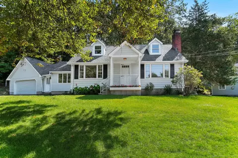 430 Nonopoge Rd, Fairfield, CT 06825