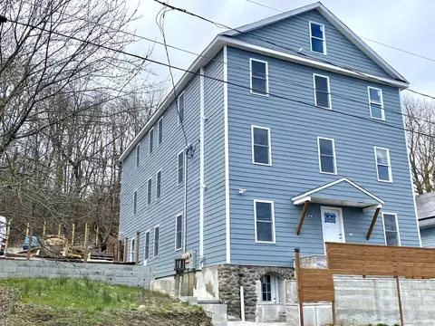 218 Charles St, Waterbury, CT 06708