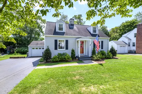 118 Gaymoor Dr, Stamford, CT 06907