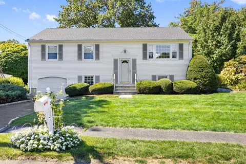 24 Guilford Ln, Greenwich, CT 06831