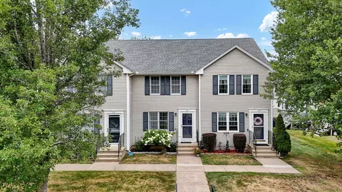 52 White Tail Ln #52, Wallingford, CT 06492