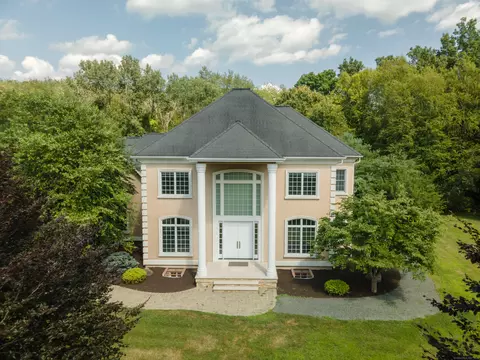 4 Wilderness Acres Dr, Preston, CT 06365