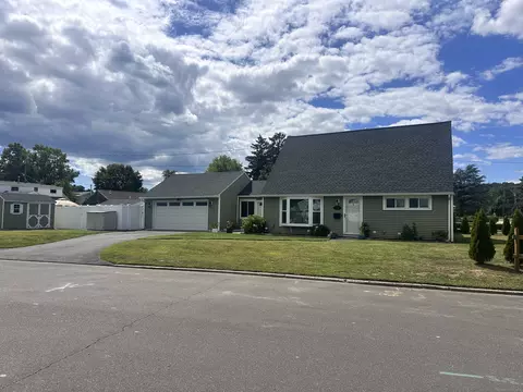 78 Sparrowbush Ln, Milford, CT 06460