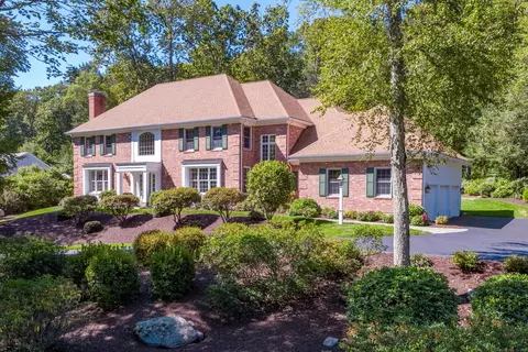 7 Hastings Turn Turn, Avon, CT 06001