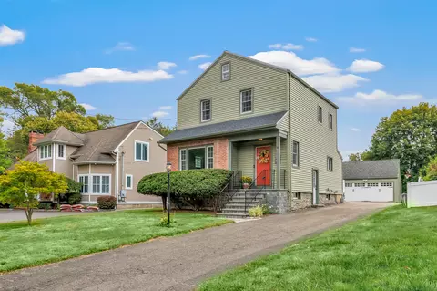 8 Thomas St, Trumbull, CT 06611