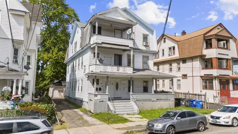 26 Barker St, Hartford, CT 06114