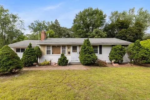 28 Garry Rd, Windsor Locks, CT 06096