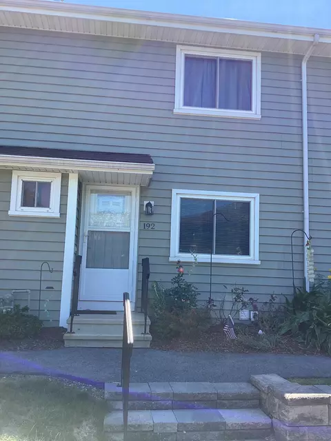 192 Monticello Dr #192, Branford, CT 06405