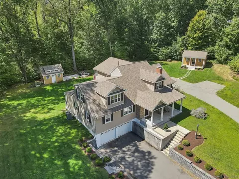 5 Rocky Ridge Ln, Farmington, CT 06032