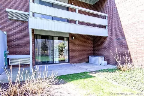 84 Wilton Crst #84, Wilton, CT 06897