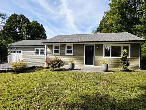 112 Clapboard Ridge Rd, Danbury, CT 06811