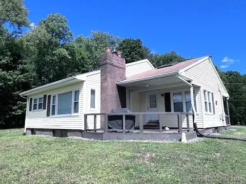 8 Neffs Corner Rd, Higganum, CT 06441