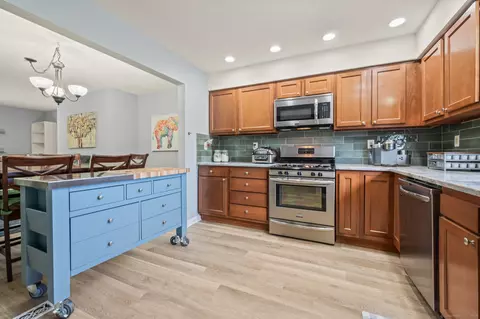 140 Thompson St #13C, East Haven, CT 06513