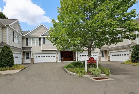 6 Franklin Ct #6, Newtown, CT 06470