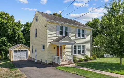 133 Pelham Ave, Hamden, CT 06518