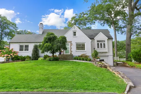 14 Dill Rd, Fairfield, CT 06824