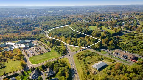 741 Echo Lake Rd, Watertown, CT 06795