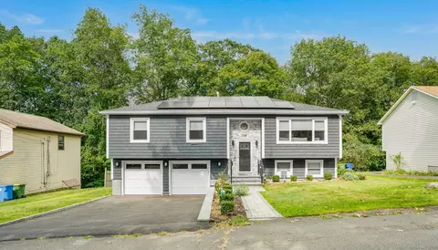 138 Williamson Dr, Waterbury, CT 06710
