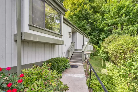127 Heritage Vlg #B, Southbury, CT 06488