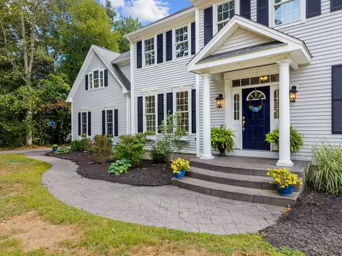 2 Grooms Way, East Lyme, CT 06333