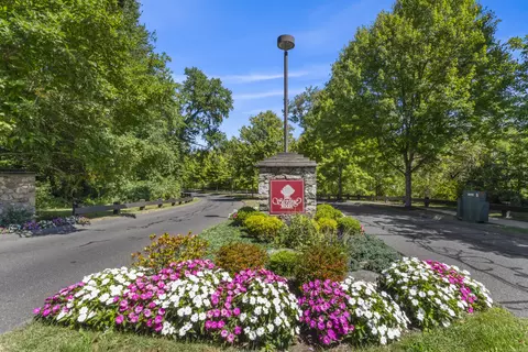 1702 Pinnacle Way #1702, Danbury, CT 06811