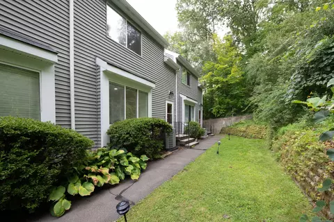 60 Padanaram Rd #G53, Danbury, CT 06811