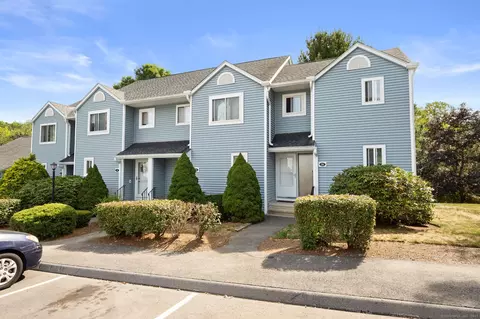 24 Stoneheights Dr #24, Waterford, CT 06385