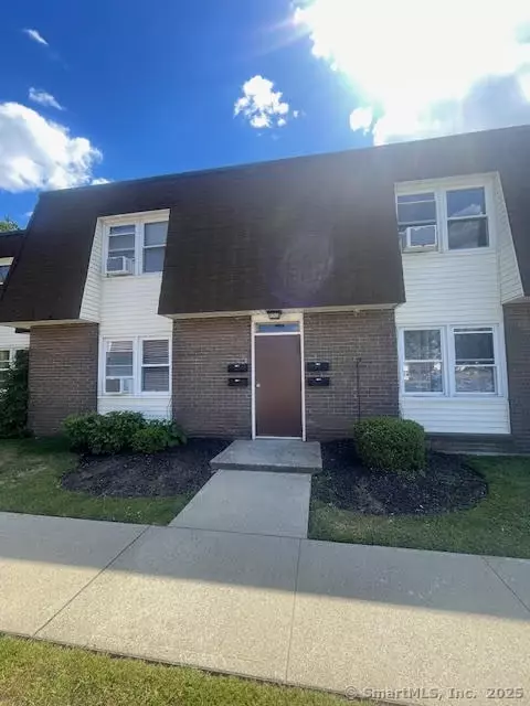 107 Kenneth St #B, East Haven, CT 06512