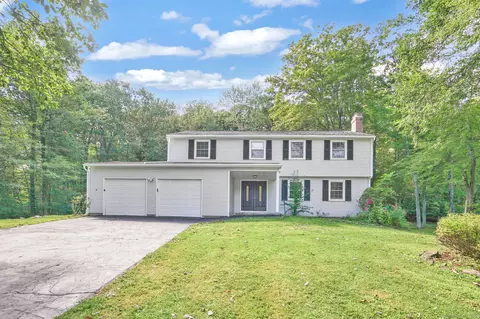 17 Amy Ln, Simsbury, CT 06070