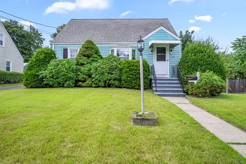 185 Hooker Rd, Bridgeport, CT 06610