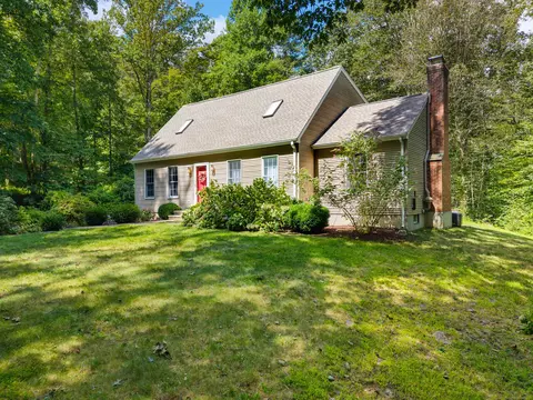 124 Kelsey Hill Rd, Deep River, CT 06417