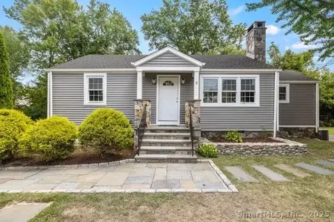 6 Lyncrest Dr, Norwalk, CT 06851