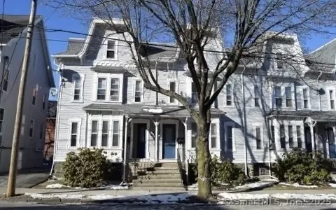 378 Atlantic St #A2, Bridgeport, CT 06604